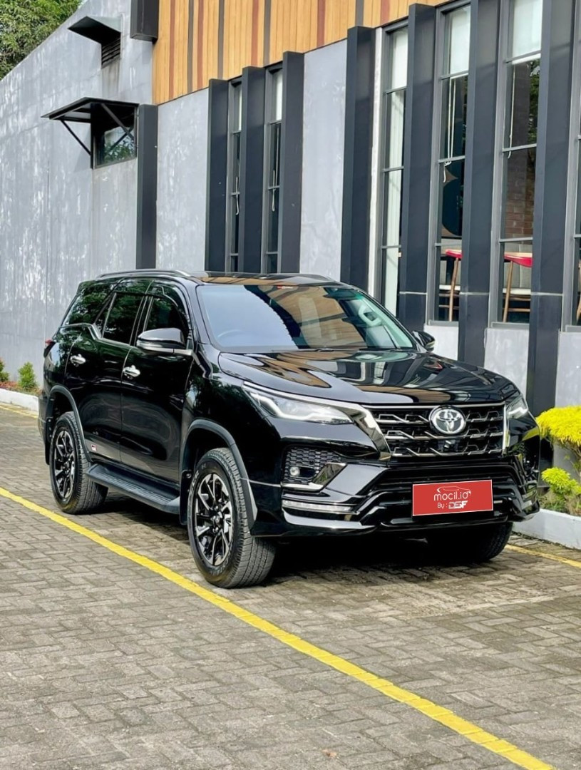 Mobil Toyota Fortuner 2 8L VRZ GR Sport 4x2 AT 2022