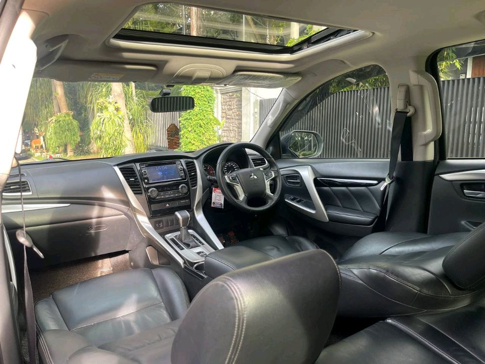 Mitsubishi Pajero Sport 2.4L Dakar 4x2 Automatic 2018