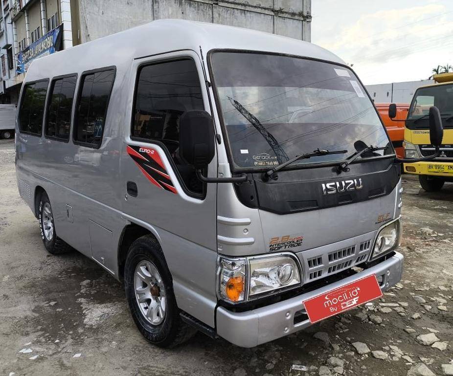 Mobil ISUZU ELF NHR 55 2.8L CO E2-1 MT 2017 - Mocil.id