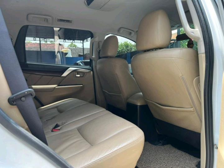 Mitsubishi Pajero Sport 2.4L Dakar 4x2 Automatic 2021