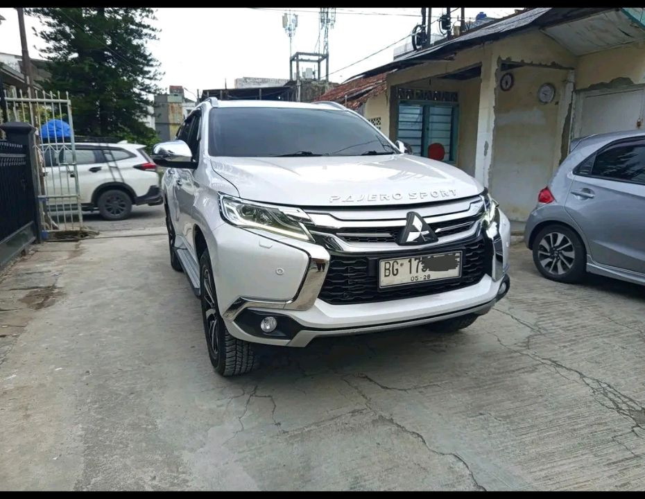 Mitsubishi Pajero Sport 2.4L Dakar 4x2 Automatic 2020