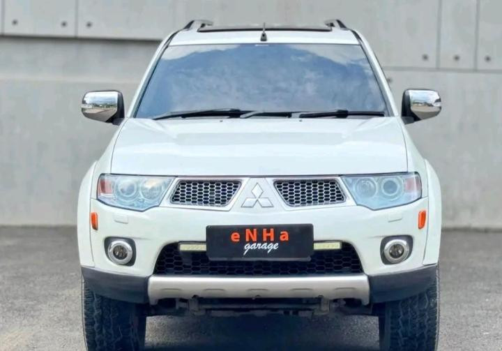 Mitsubishi Pajero Sport 2.4L Dakar 4x4 Automatic 2011