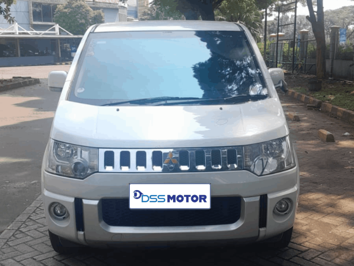 MITSUBISHI DELICA 2.0 L AUTOMATIC 2015
