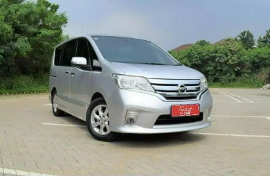 NISSAN SERENA 2.0 HWS AT 2013