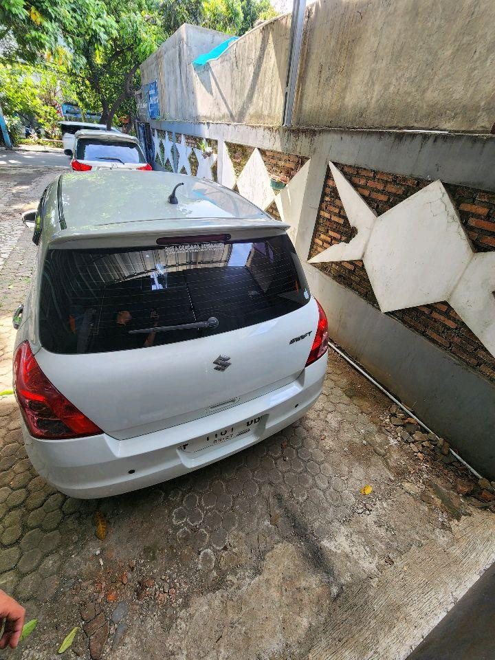 Suzuki Swift 1.5L ST Automatic 2012