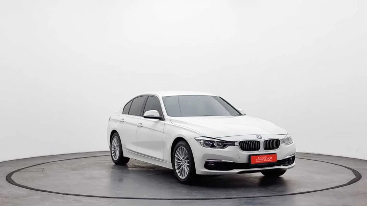 BMW SERIE 3 F30 320I LUXURY AT 2018