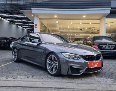 BMW M4 3.0L COUPE AT 2015