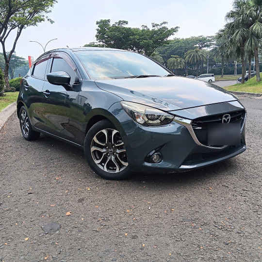 Mobil Mazda2 Bekas