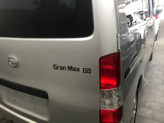 DAIHATSU GRANMAX D Minibus 1.3 MT 2016