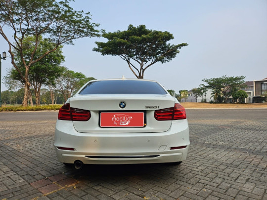 BMW SERIE 3 320I SPORT AT 2014