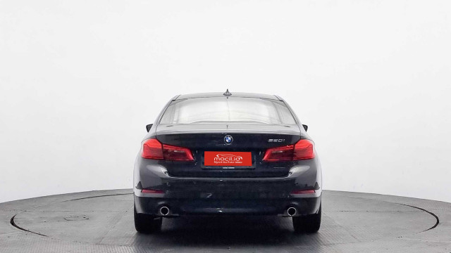 BMW SERIE 5 520i LUXURY 2.0L AT 2020