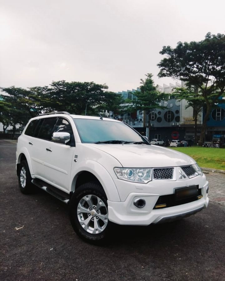 Mitsubishi Pajero Sport 2.4L Dakar 4x2 Automatic 2013