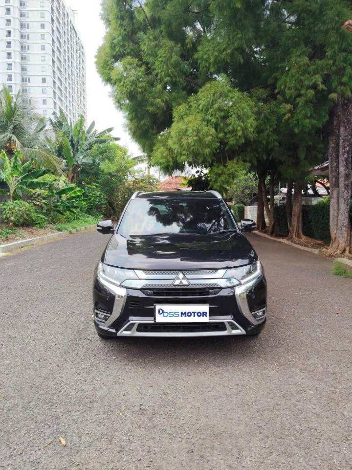 MITSUBISHI OUTLANDER 2.4L PHEV AT 2019