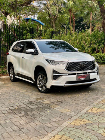 Toyota Innova 2.0L Q HV  Modellista Zenix Automatic 2025