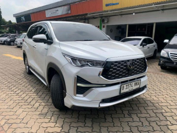 Toyota Innova 2.0L Q HV Modellista Zenix Automatic 2023