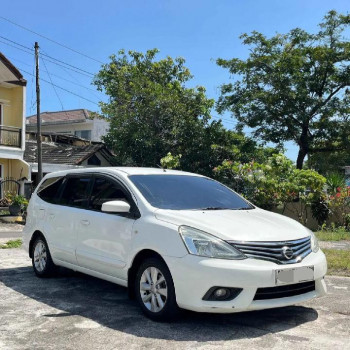 Nissan Grand Livina XV Automatic 2014