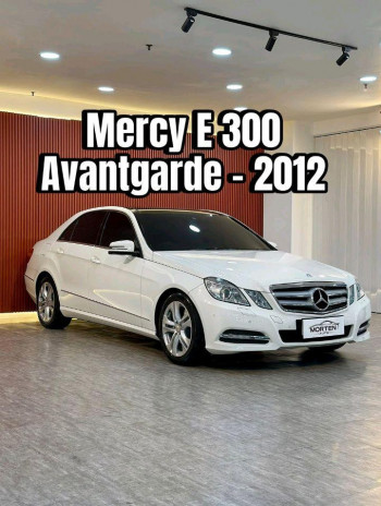 Mercedes-Benz E-Class E300 Automatic 2012