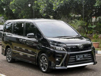 Toyota Voxy 2.0L Automatic 2020