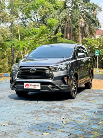 Toyota Innova 2.4L Q Venturer Diesel Automatic 2021