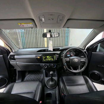 Toyota Hi-Lux DOUBLE CABIN 2.4 E (4X4) M/T DIESEL Manual 2022