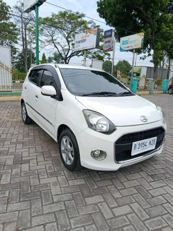 Daihatsu Ayla 1.0L X Automatic 2014