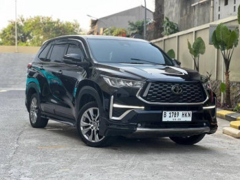 Toyota Innova 2.0L Q HV  Modellista Zenix Automatic 2023