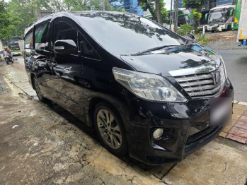 Toyota Alphard 2.4L S Automatic 2011