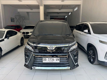 Toyota Voxy 2.0L Automatic 2018