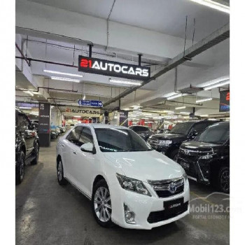 Toyota Camry 2.5L Hybrid Manual 2014