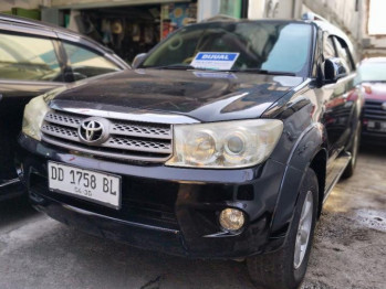 Toyota Fortuner 2.5L G Diesel Manual 2010