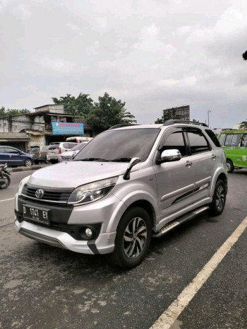 Toyota Rush 1.5L TRD  Manual 2015
