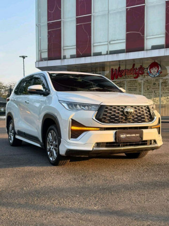 Toyota Innova 2.0L Q HV  Modellista Zenix Automatic 2022