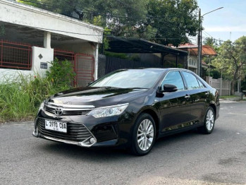 Toyota Camry 2.5L V Automatic 2016