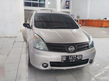 Nissan Grand Livina XV Automatic 2011