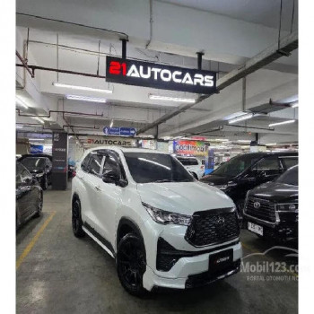 Toyota Innova 2.0L Q HV  Modellista Zenix Automatic 2022