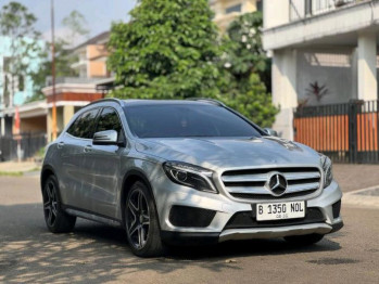 Mercedes-Benz GLA-Class GLA200 Automatic 2015