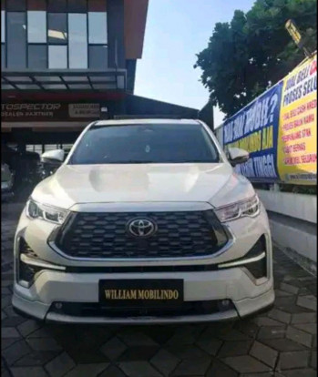 Toyota Innova 2.0L Q HV Zenix Automatic 2024