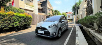 Toyota Sienta 1.5L G Automatic 2017