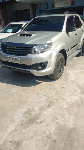 Toyota Fortuner 2.5L G VNT TRD Diesel Automatic 2012