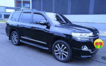 Mobil TOYOTA LAND CRUISER VX 200 AT 2014