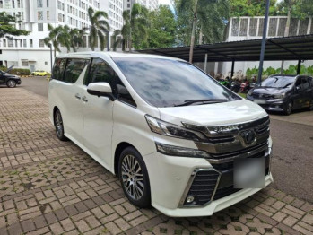 Toyota Vellfire 2.5L HEV Automatic 2017
