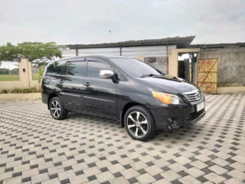 Toyota Innova 2.5L G Diesel Automatic 2012