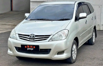 Toyota Innova 2.5L V Diesel Manual 2009