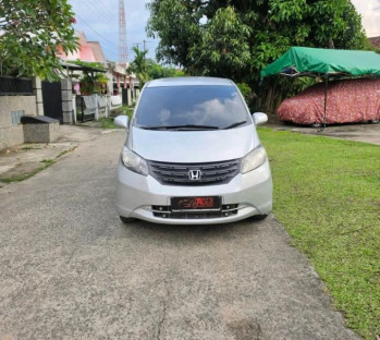 Honda Freed 1.5L E Automatic 2009