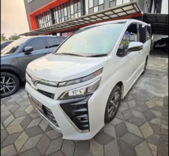 Toyota Voxy 2.0L Automatic 2021