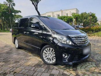 Toyota Alphard 2.5L SC Automatic 2013