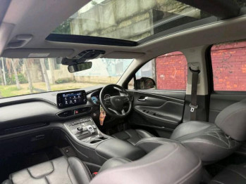 Hyundai Santa Fe 2.2L Diesel Automatic 2023
