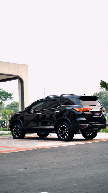 Toyota Fortuner 2.8L GR Sport 4x2 Automatic 2022