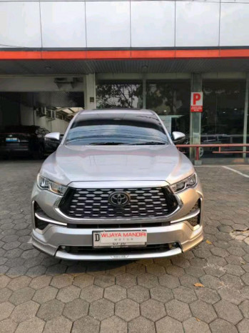 Toyota Innova 2.0L Q HV Modellista Zenix Automatic 2025