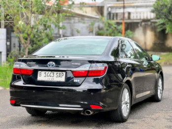 Toyota Camry 2.5L Hybrid Automatic 2017